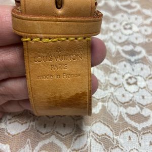 Louis Vuitton Poignant Strap Handle Bracelet Luggage Tag 7.75” Long Leather